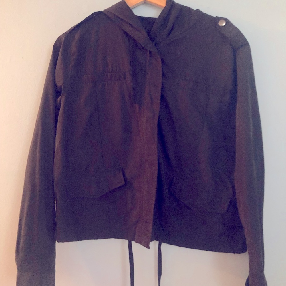 Lightweight crop Jacket in Black